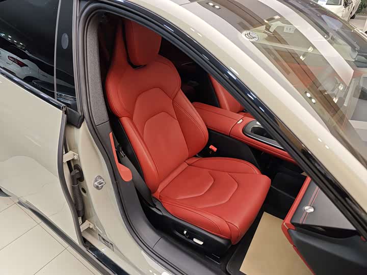 Фото 35 - Xiaomi SU7