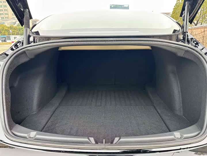 Фото 13 - Tesla Model 3