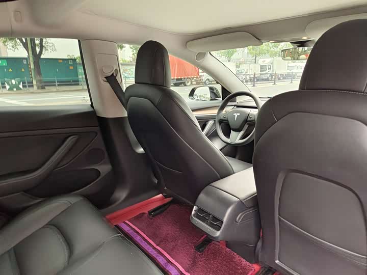 Фото 15 - Tesla Model 3