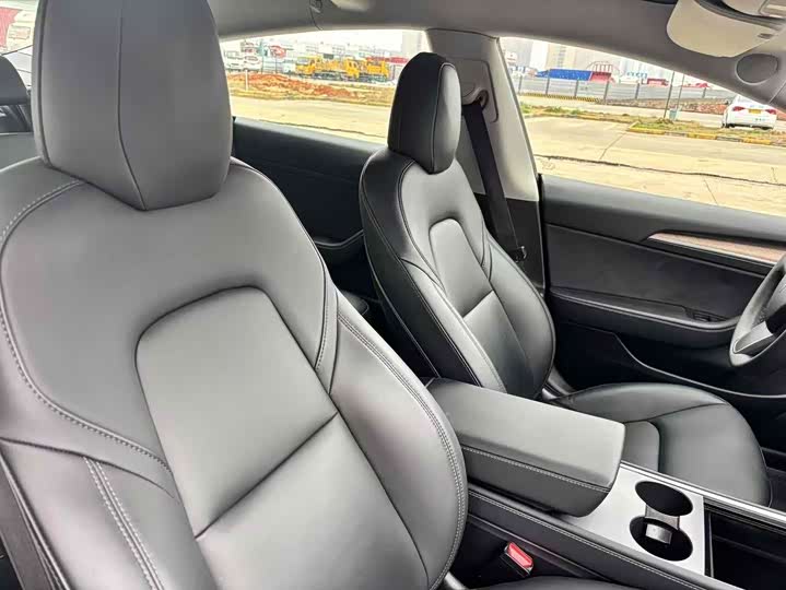 Фото 16 - Tesla Model 3