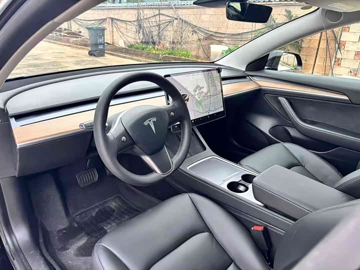Фото 7 - Tesla Model 3