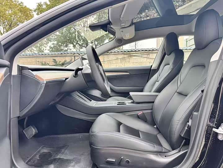 Фото 9 - Tesla Model 3