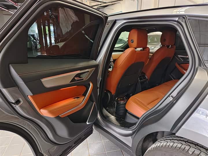 Фото 5 - Jaguar F-Pace