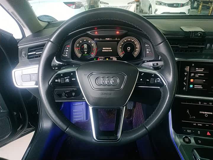 Фото 13 - Audi A6L