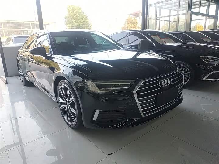 Фото 4 - Audi A6L