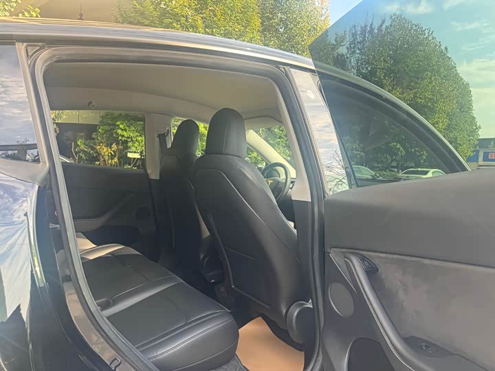 Фото 10 - Tesla Model Y