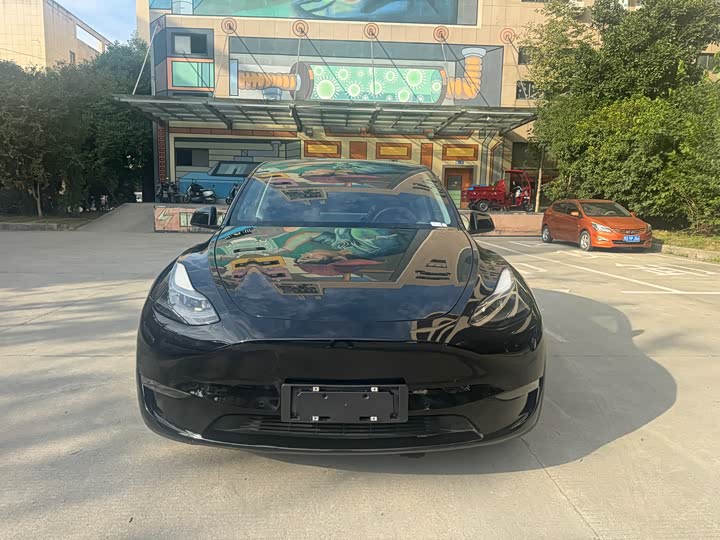 Фото 2 - Tesla Model Y