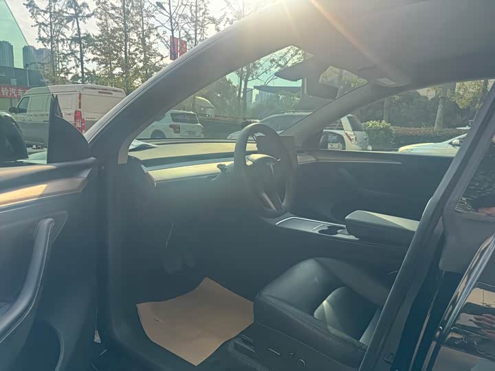 Фото 8 - Tesla Model Y