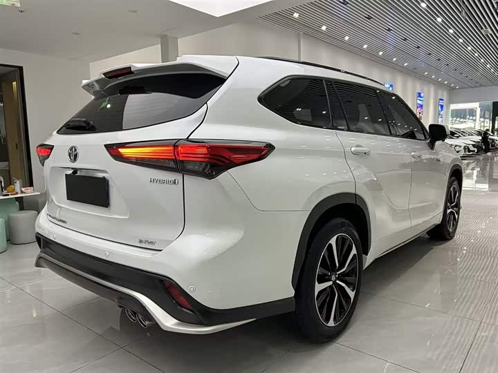 Фото 11 - Toyota Crown Kluger