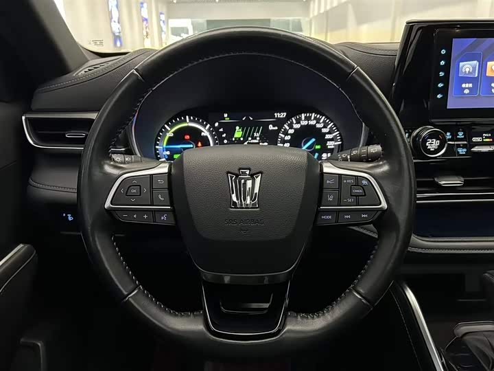 Фото 14 - Toyota Crown Kluger