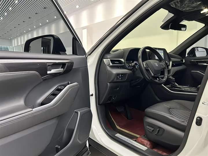 Фото 16 - Toyota Crown Kluger