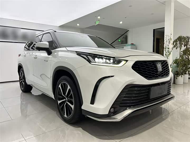 Фото 7 - Toyota Crown Kluger