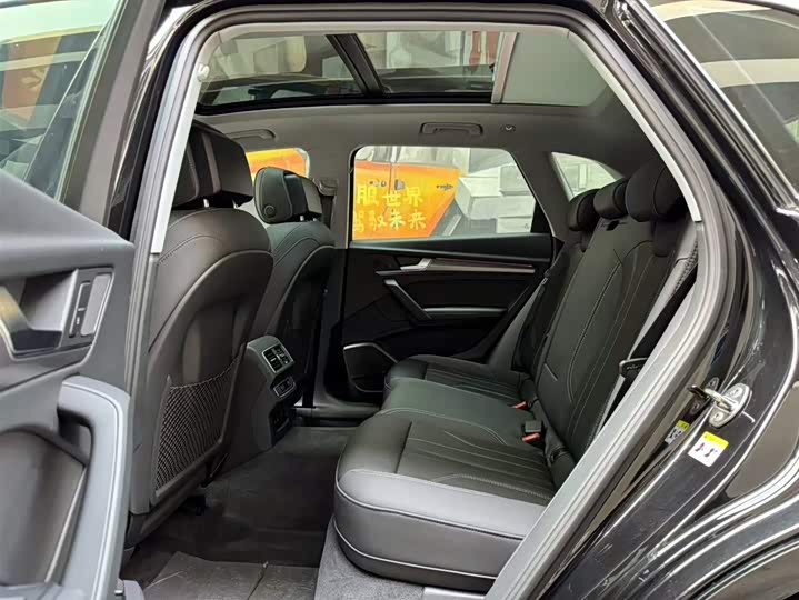 Фото 10 - Audi Q5L