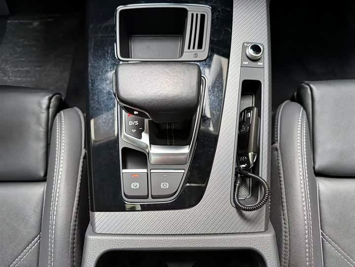 Фото 15 - Audi Q5L