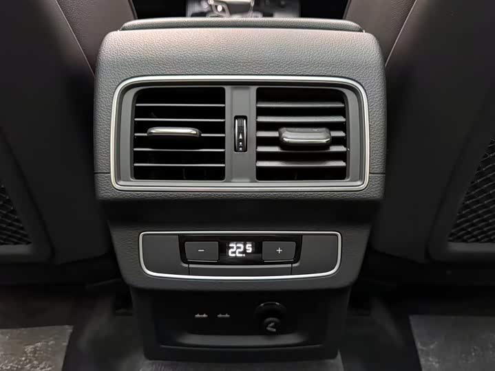 Фото 16 - Audi Q5L