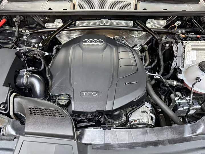 Фото 7 - Audi Q5L