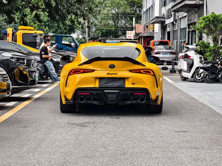 Фото 4 - Toyota Supra