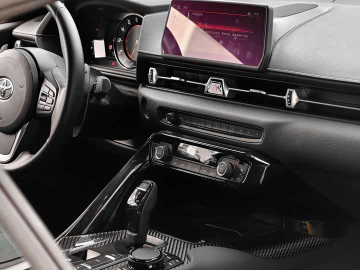 Фото 8 - Toyota Supra