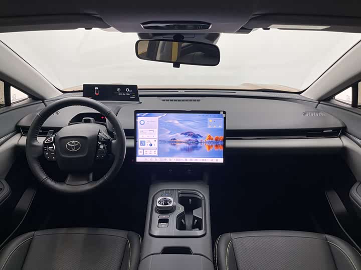 Фото 10 - Toyota bZ5