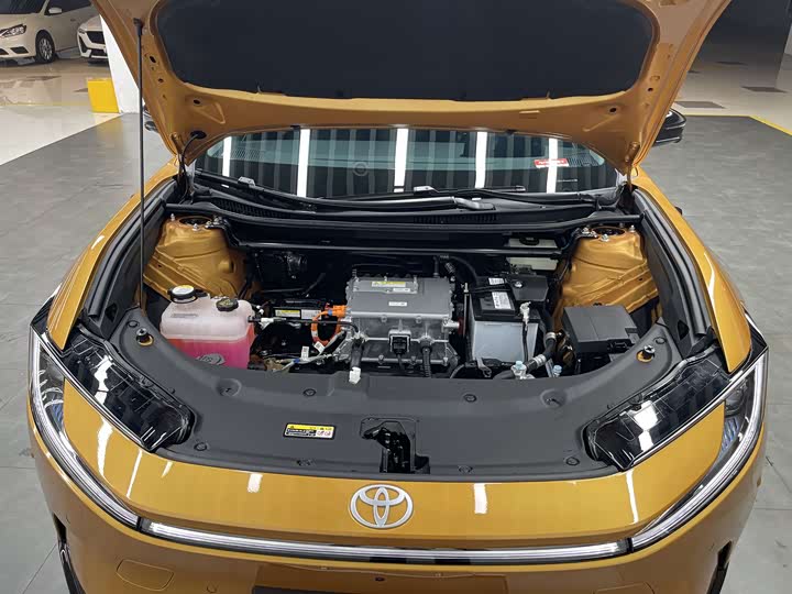 Фото 20 - Toyota bZ5