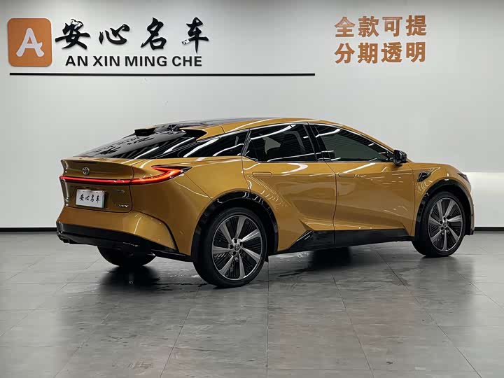 Фото 3 - Toyota bZ5