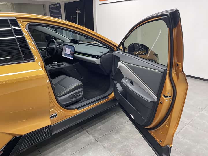 Фото 7 - Toyota bZ5