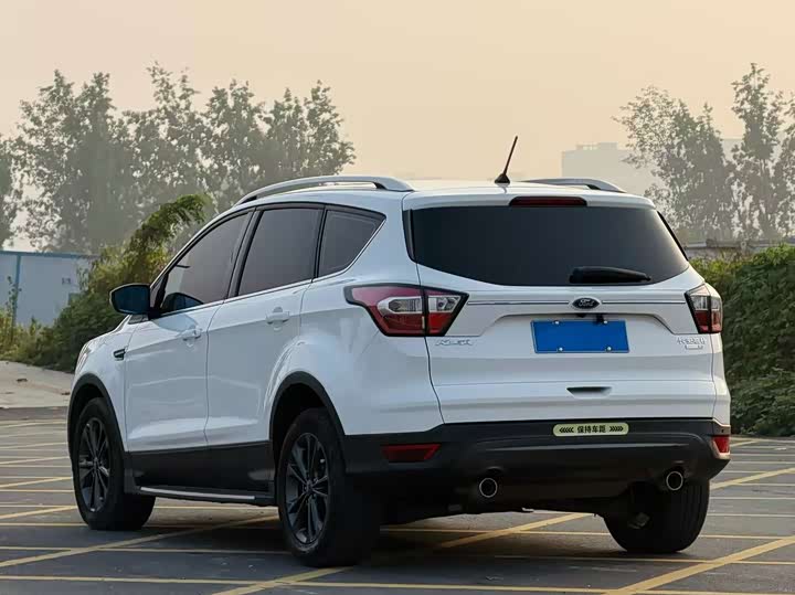 Фото 9 - Ford Escape (Kuga)