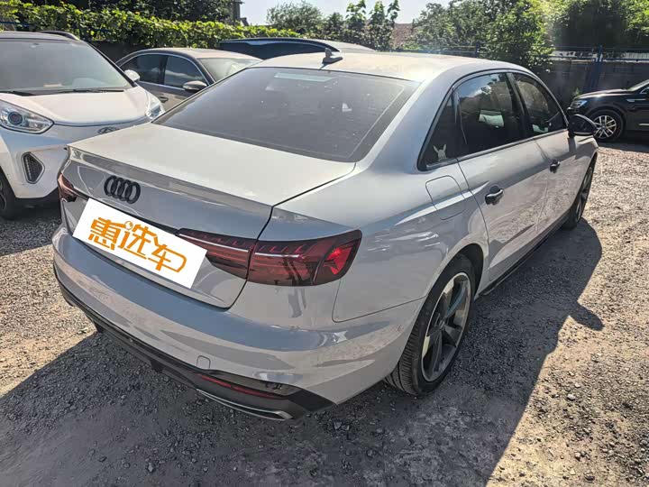 Фото 5 - Audi A4L