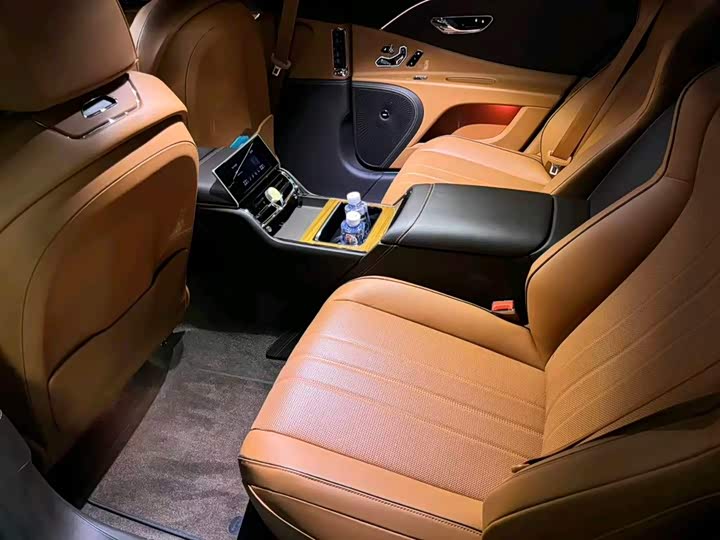 Фото 4 - Bentley Flying Spur Hybrid