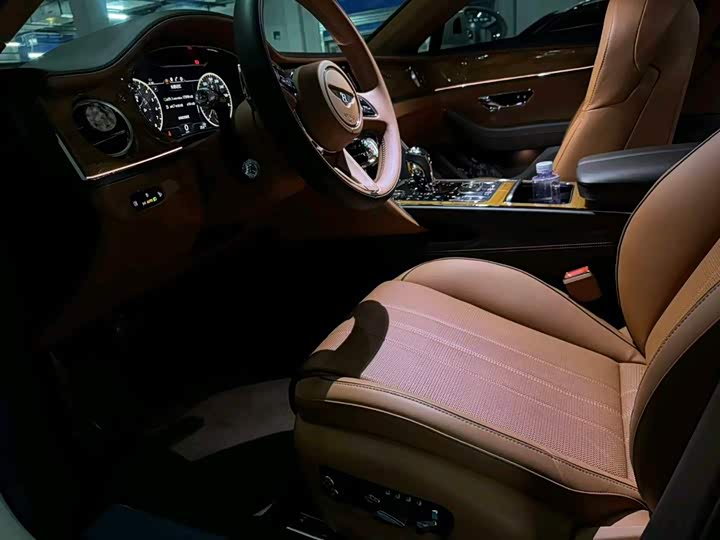 Фото 6 - Bentley Flying Spur Hybrid