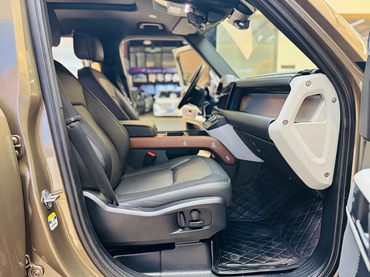 Фото 11 - Land Rover Defender