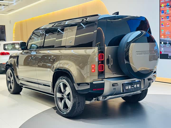 Фото 16 - Land Rover Defender