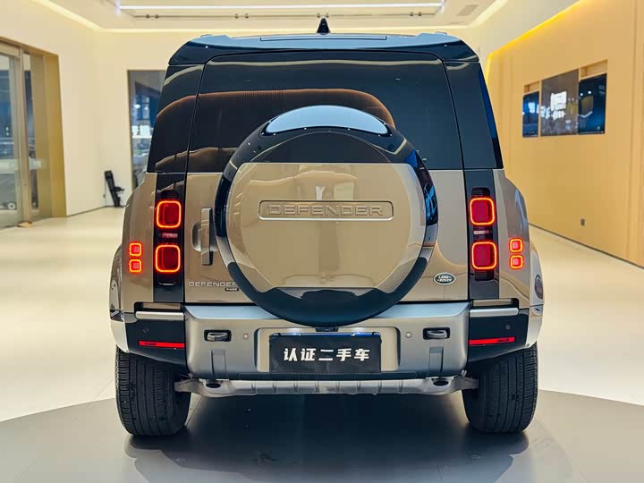 Фото 17 - Land Rover Defender