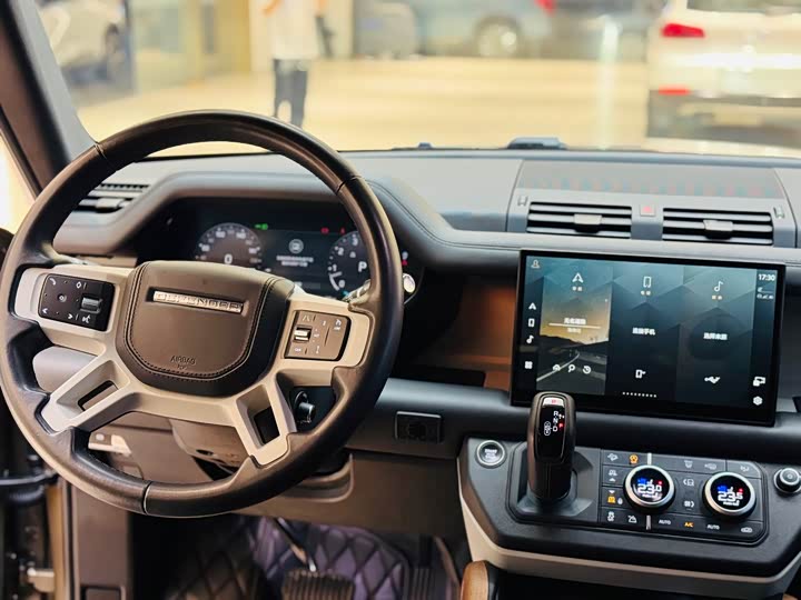 Фото 9 - Land Rover Defender