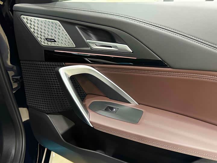 Фото 11 - BMW X1