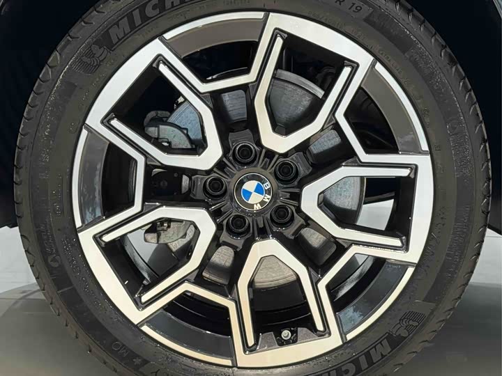 Фото 18 - BMW X1