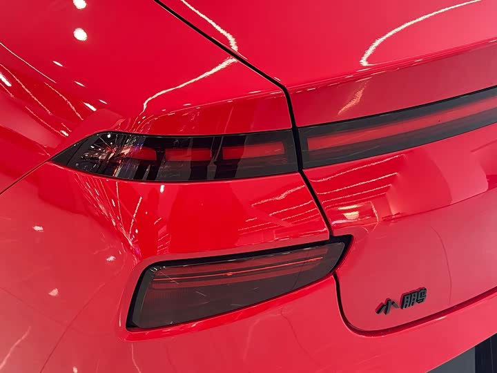 Фото 9 - XPeng P7