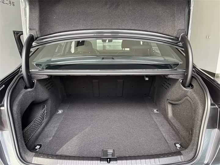 Фото 9 - Audi A6L