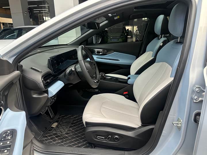 Фото 7 - GAC Trumpchi Empow R