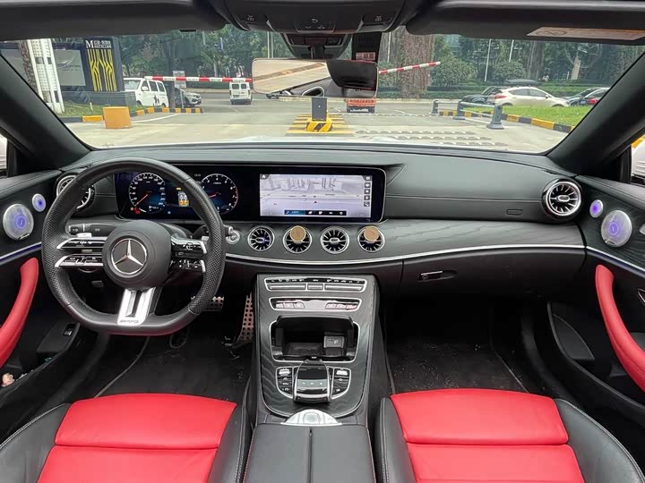 Фото 10 - Mercedes-Benz E-Class