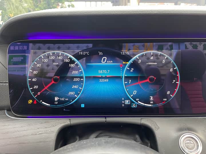 Фото 12 - Mercedes-Benz E-Class