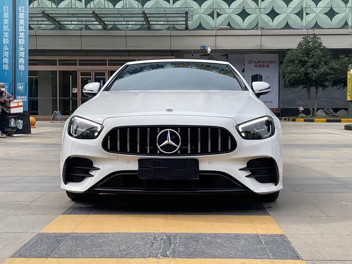 Фото 2 - Mercedes-Benz E-Class