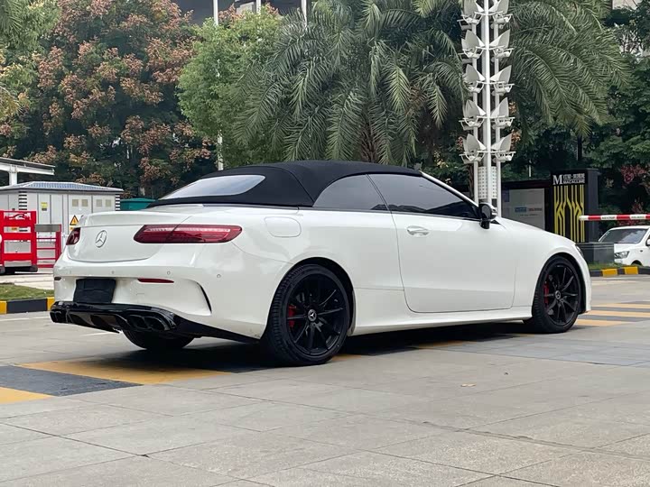 Фото 4 - Mercedes-Benz E-Class