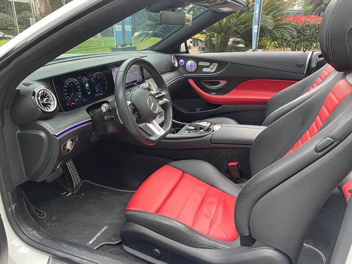 Фото 8 - Mercedes-Benz E-Class