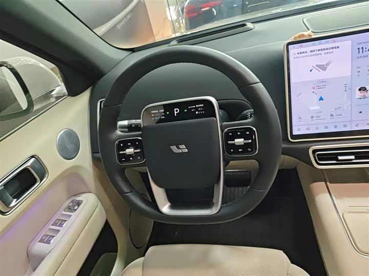 Фото 11 - LiXiang L6