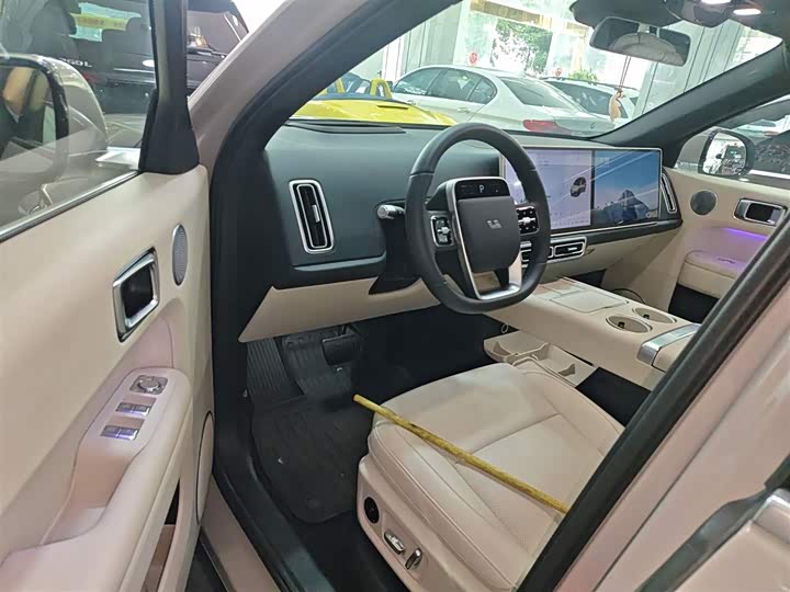 Фото 16 - LiXiang L6