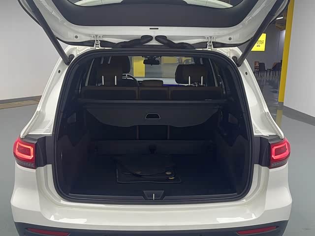 Фото 10 - Mercedes-Benz GLB-Class