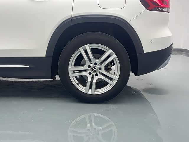 Фото 9 - Mercedes-Benz GLB-Class