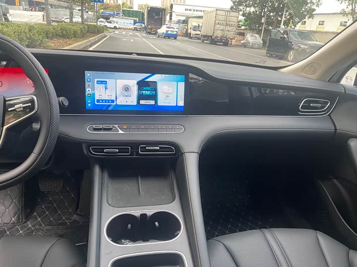 Фото 13 - Roewe D7