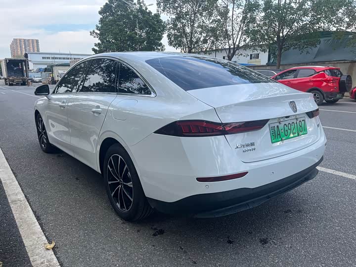 Фото 7 - Roewe D7